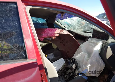 2001 Ford Escort z USA, uszkodzony, nr VIN 3FAFP13P41R126681